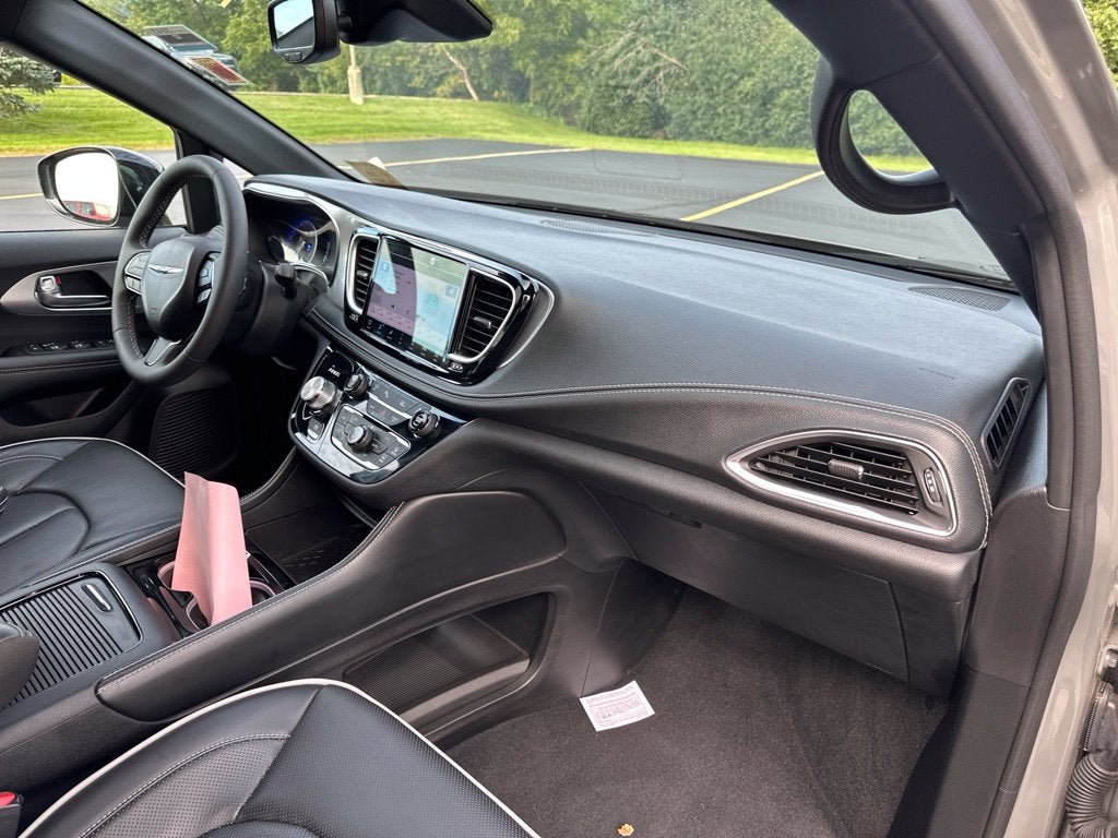 2025 Chrysler Pacifica Limited