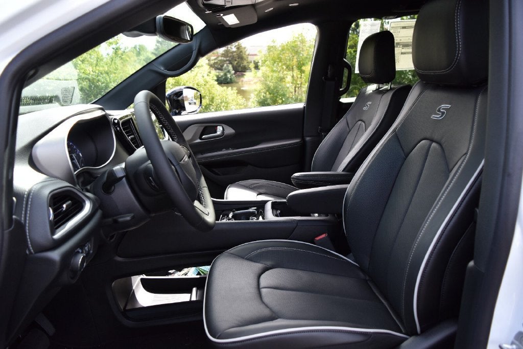 2027 Chrysler Pacifica Limited