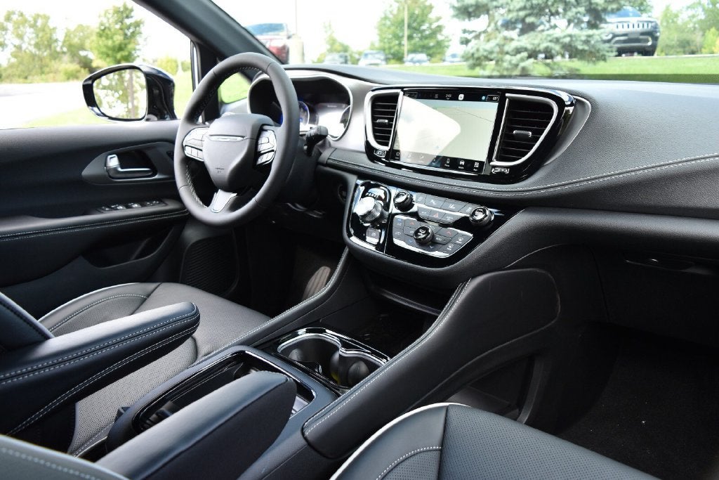 2027 Chrysler Pacifica Limited