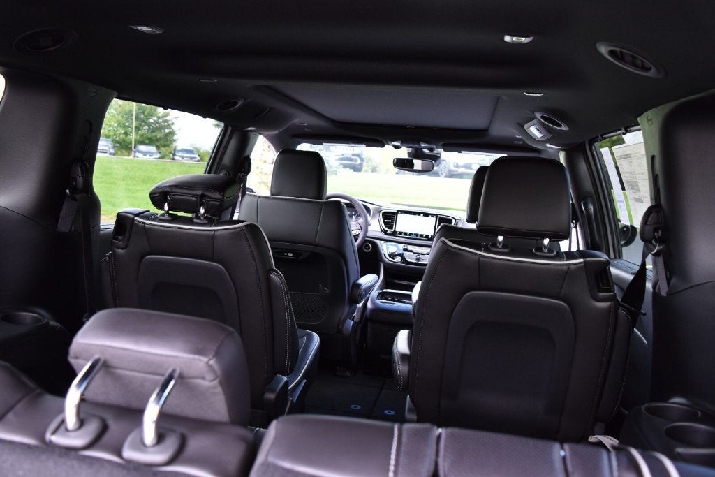 2027 Chrysler Pacifica Limited