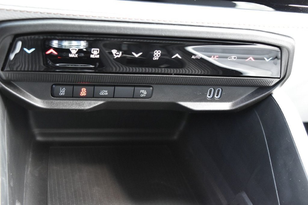 2026 Jeep Cherokee Overland